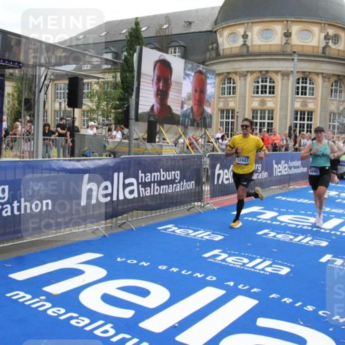 29.06.2025 - hella hamburg halbmarathon Michael Strokosch http://msf.ph/oto/8470782 29.06.2025 10:36:14 Ziel 2774, 6032, 6990, 12447, 13991, 14601, 14875, 15115, 17078, 17329, 17691, 18600 meine-sportfotos.de