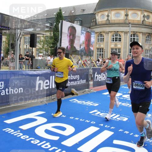 29.06.2025 - hella hamburg halbmarathon Michael Strokosch http://msf.ph/oto/8470830 29.06.2025 10:36:15 Ziel 2774, 6032, 6829, 6990, 6993, 12447, 13991, 14601, 15115, 17078, 17329, 17691, 18600 meine-sportfotos.de