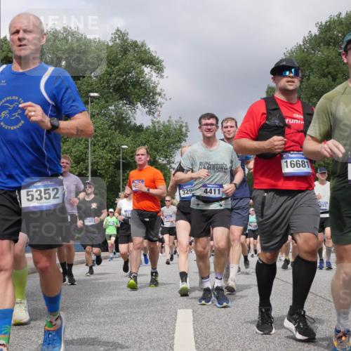 29.06.2025 - hella hamburg halbmarathon Luisa Fischer http://msf.ph/oto/8470866 29.06.2025 10:43:58 Kennedybrücke 5352, 11973, 119, 20, 21, 0975, 329, 4411, 16681, 3810, 293, 50, 1018, 1037, 2042, 2299, 3293, 3306, 3432, 3810, 4612, 5059, 5351, 5753, 6076, 6163, 6229, 7108, 8378, 9946, 10166 meine-sportfotos.de