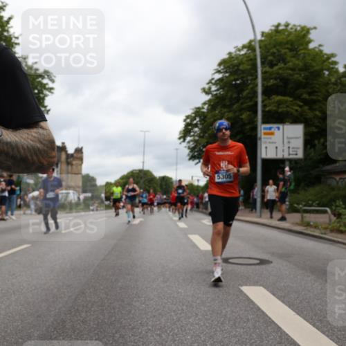 29.06.2025 - hella hamburg halbmarathon Yannick Fuchs http://msf.ph/oto/8470886 29.06.2025 10:57:38 20KM 1184, 1316, 1722, 1724, 1940, 1992, 2685, 3360, 4328, 4370, 5305, 5384, 5734, 6631, 7243, 7290, 7333, 8561, 8822, 9124, 9439, 9681, 10705, 10766, 10866, 11149, 11527, 11657, 11771, 12315, 12316, 12513, 12662, 13171, 13528, 14135, 14313, 14493, 15516, 15532, 15550, 15897, 16424, 16426, 16639, 16872, 17071, 17437, 17730, 17894, 18028, 18122, 18717 meine-sportfotos.de