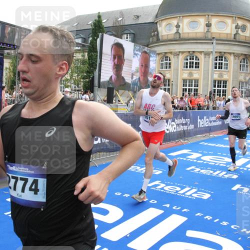 29.06.2025 - hella hamburg halbmarathon Michael Strokosch http://msf.ph/oto/8470939 29.06.2025 10:36:18 Ziel 2774, 6829, 6990, 6993, 12447, 13991, 14601, 15115, 15348, 16158, 17078, 17329, 17691 meine-sportfotos.de