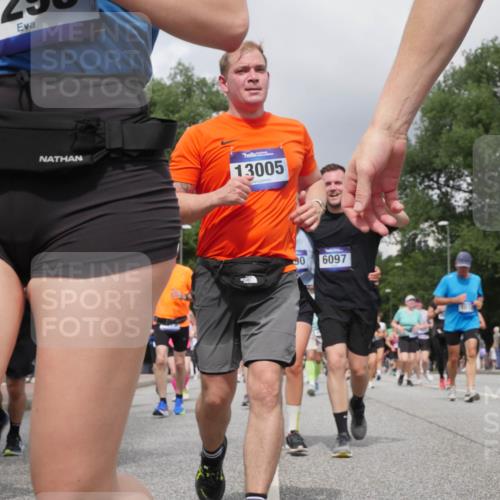 29.06.2025 - hella hamburg halbmarathon Luisa Fischer http://msf.ph/oto/8471014 29.06.2025 10:44:01 Kennedybrücke 13005, 0, 6097, 64, 994, 1018, 2042, 2299, 3293, 3306, 3432, 4612, 5059, 5753, 6076, 6098, 6163, 6806, 7108, 7956, 8378, 9237, 9946, 10166 meine-sportfotos.de