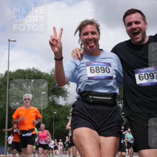 29.06.2025 - hella hamburg halbmarathon Luisa Fischer http://msf.ph/oto/8471050 29.06.2025 10:44:03 Kennedybrücke 19168, 6890, 6097, 1018, 1075, 1323, 2042, 2299, 3293, 3306, 5059, 5753, 6076, 6098, 6163, 6806, 7108, 7956, 8378, 9237, 9946 meine-sportfotos.de