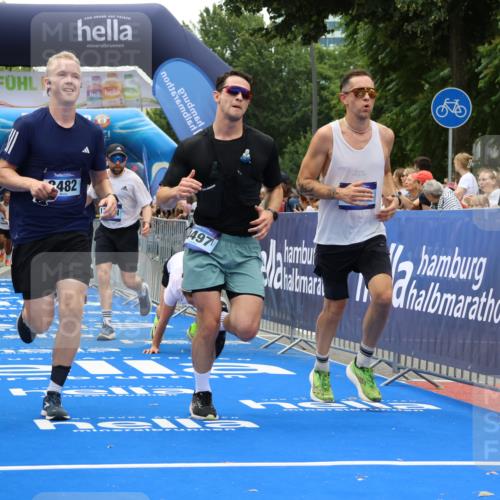29.06.2025 - hella hamburg halbmarathon Strokosch-Dieckow http://msf.ph/oto/8471157 29.06.2025 10:46:30 Ziel 2222, 2842, 4237, 4497, 5459, 6421, 6978, 7335, 8482, 8981, 9051, 9232, 9386, 9529, 9786, 11185, 11773, 12891, 13525, 13554, 14045, 14228, 14482, 15026, 15133, 15157, 15206, 17281, 17461, 18637, 18882, 19209 meine-sportfotos.de
