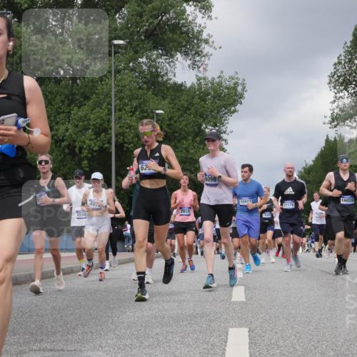 29.06.2025 - hella hamburg halbmarathon Luisa Fischer http://msf.ph/oto/8471190 29.06.2025 10:44:09 Kennedybrücke 37, 6548, 497, 62, 6098, 2858, 15927, 16028, 11176, 16450, 8429, 1323, 1075, 1323, 3306, 4906, 5753, 6098, 6806, 7956, 8429, 8430, 9237, 9962 meine-sportfotos.de