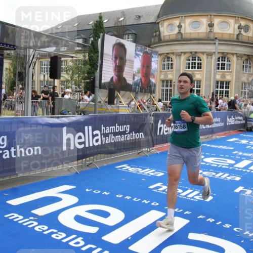 29.06.2025 - hella hamburg halbmarathon Michael Strokosch http://msf.ph/oto/8471212 29.06.2025 10:36:24 Ziel 6829, 6993, 8084, 11304, 12051, 14075, 15348, 16158, 17192 meine-sportfotos.de