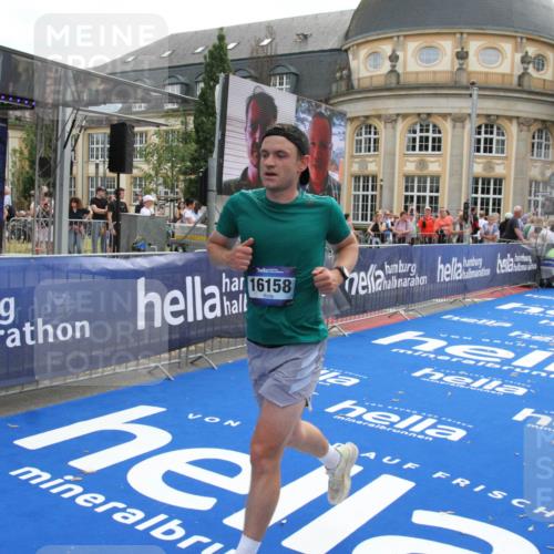 29.06.2025 - hella hamburg halbmarathon Michael Strokosch http://msf.ph/oto/8471236 29.06.2025 10:36:25 Ziel 8084, 11304, 12051, 14075, 15348, 16158, 17192, 18062 meine-sportfotos.de