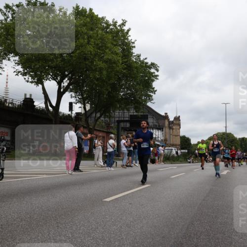 29.06.2025 - hella hamburg halbmarathon Yannick Fuchs http://msf.ph/oto/8471331 29.06.2025 10:57:39 20KM 1184, 1316, 1464, 1722, 1724, 1940, 1992, 2685, 3360, 4328, 4370, 5305, 5384, 5734, 6631, 7243, 7290, 7333, 8561, 8822, 9439, 9681, 10705, 10766, 10866, 11149, 11527, 11657, 11771, 12315, 12316, 12513, 12662, 13171, 14135, 14313, 14493, 15516, 15532, 15550, 15897, 16424, 16426, 16639, 16872, 16995, 17071, 17437, 17730, 17894, 18028, 18122, 18717 meine-sportfotos.de
