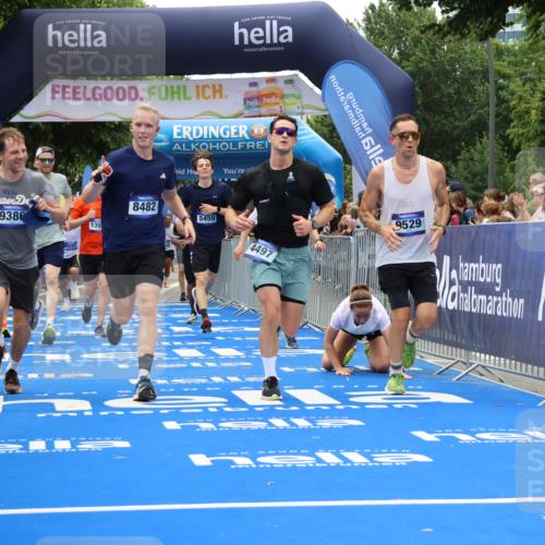 29.06.2025 - hella hamburg halbmarathon Strokosch-Dieckow http://msf.ph/oto/8471341 29.06.2025 10:46:30 Ziel 2222, 2842, 4237, 4497, 5459, 6421, 6978, 7335, 8482, 8981, 9051, 9232, 9386, 9529, 9786, 11185, 11773, 12891, 13525, 13554, 14045, 14228, 14482, 15026, 15133, 15157, 15206, 17281, 17461, 18637, 18882, 19209 meine-sportfotos.de