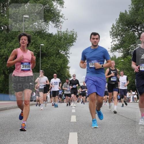 29.06.2025 - hella hamburg halbmarathon Luisa Fischer http://msf.ph/oto/8471368 29.06.2025 10:44:12 Kennedybrücke 17959, 2858, 1691, 19026, 13290, 1629, 15, 16450, 12699, 11176, 9962, 1075, 1323, 4906, 6098, 6806, 7585, 7956, 8429, 8430, 9237, 9962 meine-sportfotos.de
