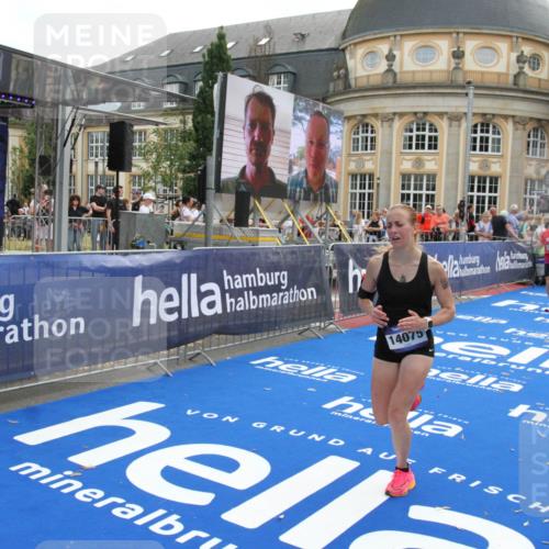 29.06.2025 - hella hamburg halbmarathon Michael Strokosch http://msf.ph/oto/8471370 29.06.2025 10:36:29 Ziel 8084, 9296, 10404, 10680, 10852, 11304, 12051, 12916, 14075, 17192, 17723, 18062 meine-sportfotos.de