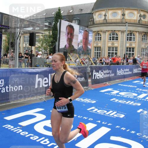 29.06.2025 - hella hamburg halbmarathon Michael Strokosch http://msf.ph/oto/8471404 29.06.2025 10:36:30 Ziel 8084, 9296, 10404, 10680, 10852, 11304, 11833, 12916, 14075, 17723, 18062 meine-sportfotos.de