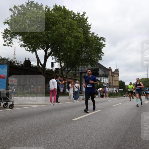 29.06.2025 - hella hamburg halbmarathon Yannick Fuchs http://msf.ph/oto/8471540 29.06.2025 10:57:39 20KM 1184, 1316, 1464, 1722, 1724, 1940, 1992, 2685, 3360, 4328, 4370, 5305, 5384, 5734, 6631, 7243, 7290, 7333, 8561, 8822, 9439, 9681, 10705, 10766, 10866, 11149, 11527, 11657, 11771, 12315, 12316, 12513, 12662, 13171, 14135, 14313, 14493, 15516, 15532, 15550, 15897, 16424, 16426, 16639, 16872, 16995, 17071, 17437, 17730, 17894, 18028, 18122, 18717 meine-sportfotos.de