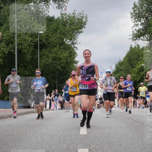 29.06.2025 - hella hamburg halbmarathon Luisa Fischer http://msf.ph/oto/8471708 29.06.2025 10:44:22 Kennedybrücke 54, 18844, 3121, 1415, 17879, 4234, 44, 14776, 1731, 7293, 644, 1026, 4044, 6088, 7293, 7585, 7829, 8878, 10269, 10644 meine-sportfotos.de