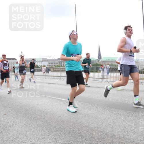 29.06.2025 - hella hamburg halbmarathon Lena Gebhardt http://msf.ph/oto/8471772 29.06.2025 10:33:02 Lombardsbrücke 9768, 2959, 9471, 171574, 1078, 1237, 1324, 1732, 1764, 2038, 2054, 2059, 2085, 2276, 2838, 2959, 3391, 3422, 3660, 3670, 3708, 3753, 3871, 4030, 4096, 4445, 4446, 4555, 4650, 5110, 5180, 5581, 5917, 6040, 6773, 6861, 7308, 7309, 7387, 7531, 7633, 7749, 7750, 7982, 8170, 8595, 8839, 9010, 9034, 9143, 9188, 9289, 9471, 9542, 9768, 10013, 10048, 10277, 11229, 11260, 11713, 11756, 11826, 12039, 12423, 12424, 14305, 14743, 15951 meine-sportfotos.de