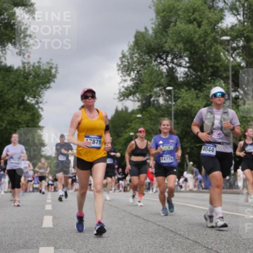 29.06.2025 - hella hamburg halbmarathon Luisa Fischer http://msf.ph/oto/8471913 29.06.2025 10:44:26 Kennedybrücke 7426, 7879, 14776, 4044, 1731, 4044, 4638, 5549, 6088, 7293, 7829, 8878, 10269, 10644 meine-sportfotos.de