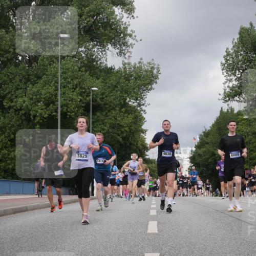 29.06.2025 - hella hamburg halbmarathon Luisa Fischer http://msf.ph/oto/8471989 29.06.2025 10:44:28 Kennedybrücke 12501, 7829, 14153, 18494, 4638, 6088, 888, 1731, 4044, 4638, 5549, 6088, 7293, 7829, 8878, 10269, 10644 meine-sportfotos.de