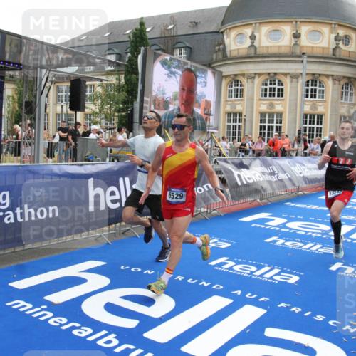 29.06.2025 - hella hamburg halbmarathon Michael Strokosch http://msf.ph/oto/8472115 29.06.2025 10:36:53 Ziel 4865, 6529, 7310, 13141, 13343, 15939, 18384 meine-sportfotos.de