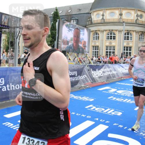 29.06.2025 - hella hamburg halbmarathon Michael Strokosch http://msf.ph/oto/8472176 29.06.2025 10:36:54 Ziel 3959, 4865, 5307, 6529, 7310, 13141, 13343, 15939, 18384 meine-sportfotos.de