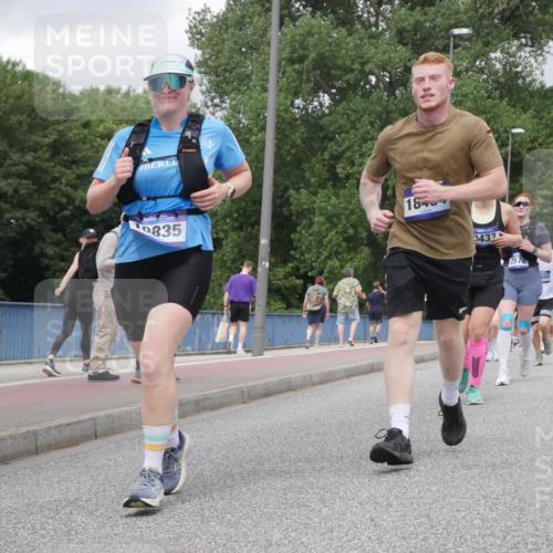 29.06.2025 - hella hamburg halbmarathon Luisa Fischer http://msf.ph/oto/8472338 29.06.2025 10:44:38 Kennedybrücke 0835, 185, 3437, 25, 78, 888, 2805, 3344, 4412, 5549, 5928, 7661, 8769, 10407 meine-sportfotos.de