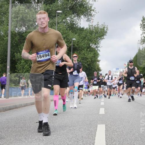 29.06.2025 - hella hamburg halbmarathon Luisa Fischer http://msf.ph/oto/8472362 29.06.2025 10:44:38 Kennedybrücke 18494, 1437, 2578, 4412, 336, 1166, 11209, 2805, 3344, 4412, 5549, 5928, 7661, 8769, 10407 meine-sportfotos.de