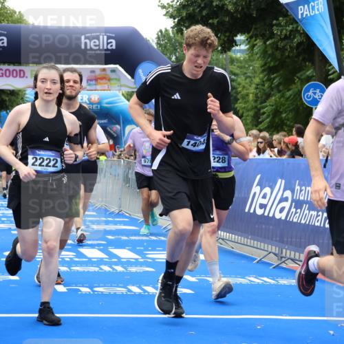 29.06.2025 - hella hamburg halbmarathon Strokosch-Dieckow http://msf.ph/oto/8472377 29.06.2025 10:46:25 Ziel 1600, 2222, 2842, 4237, 4497, 5459, 6421, 6691, 6978, 7335, 8142, 8482, 8981, 9232, 9386, 9529, 9786, 11185, 11773, 12171, 12651, 12891, 13698, 14045, 14200, 14228, 14262, 14482, 15157, 16127, 17281, 17461, 18118, 18211, 18637, 18882, 19209 meine-sportfotos.de
