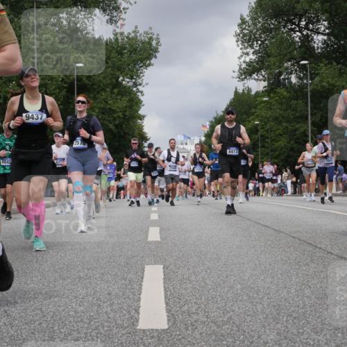 29.06.2025 - hella hamburg halbmarathon Luisa Fischer http://msf.ph/oto/8472384 29.06.2025 10:44:39 Kennedybrücke 5494, 6842, 9437, 6250, 2578, 15076, 3344, 18580, 2805, 4412, 166, 1120, 16802, 1403, 8769, 2805, 3344, 4412, 5928, 7661, 8769, 10407 meine-sportfotos.de