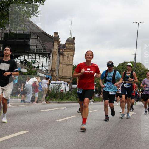 29.06.2025 - hella hamburg halbmarathon Yannick Fuchs http://msf.ph/oto/8472442 29.06.2025 10:57:44 20KM 1184, 1254, 1316, 1334, 1464, 1940, 2685, 4328, 5305, 5384, 7243, 7290, 7333, 8561, 9191, 9439, 10705, 10766, 10866, 11149, 11527, 11657, 11771, 12315, 12316, 12513, 12662, 13171, 13841, 14135, 14313, 14493, 15093, 15532, 15550, 15897, 16424, 16426, 16639, 16995, 17061, 17071, 17437, 17730, 17894, 18122, 18717 meine-sportfotos.de