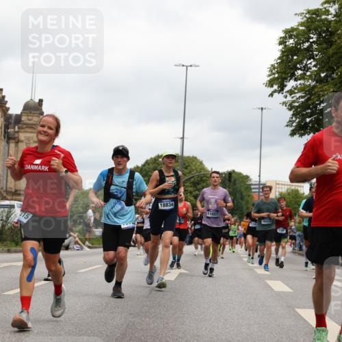 29.06.2025 - hella hamburg halbmarathon Yannick Fuchs http://msf.ph/oto/8472506 29.06.2025 10:57:45 20KM 1184, 1254, 1316, 1334, 1464, 1940, 2685, 4328, 5305, 5384, 7243, 7290, 8561, 9191, 9439, 10705, 10766, 10866, 11149, 11527, 11657, 11771, 12315, 12316, 12662, 13171, 13841, 14135, 14493, 15093, 15532, 15550, 15897, 16424, 16426, 16639, 16995, 17061, 17071, 17437, 17685, 17686, 17730, 17894, 18122, 18581, 18717 meine-sportfotos.de