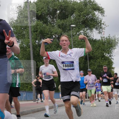 29.06.2025 - hella hamburg halbmarathon Luisa Fischer http://msf.ph/oto/8472548 29.06.2025 10:44:43 Kennedybrücke 578, 6250, 18888, 8054, 15076, 5928, 2805, 3344, 4412, 5688, 5928, 7661, 8769 meine-sportfotos.de