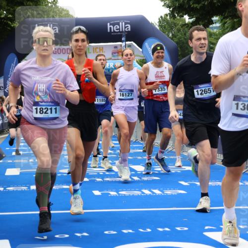 29.06.2025 - hella hamburg halbmarathon Strokosch-Dieckow http://msf.ph/oto/8472689 29.06.2025 10:46:23 Ziel 1600, 2222, 2842, 4237, 4497, 6421, 6691, 6978, 7335, 8142, 8482, 8981, 9232, 9386, 9786, 11185, 11773, 12171, 12651, 12891, 13698, 14045, 14200, 14228, 14262, 14482, 15157, 16127, 18118, 18211, 18637, 19209 meine-sportfotos.de