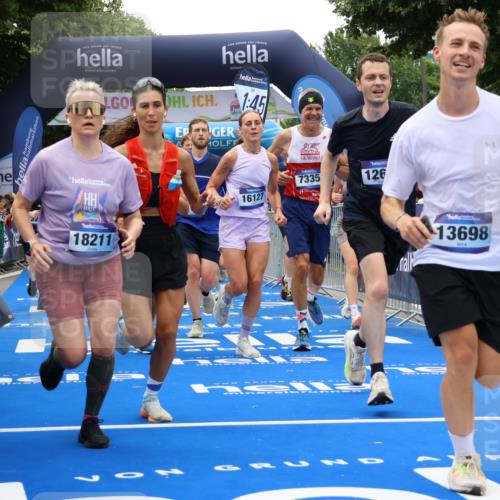 29.06.2025 - hella hamburg halbmarathon Strokosch-Dieckow http://msf.ph/oto/8472823 29.06.2025 10:46:22 Ziel 1600, 2222, 2842, 3056, 4237, 4497, 6421, 6691, 6978, 7335, 8142, 8981, 9386, 9497, 9786, 11185, 11773, 12171, 12651, 12891, 13698, 14045, 14200, 14228, 14262, 14482, 15157, 16127, 18118, 18211, 18637, 19209 meine-sportfotos.de