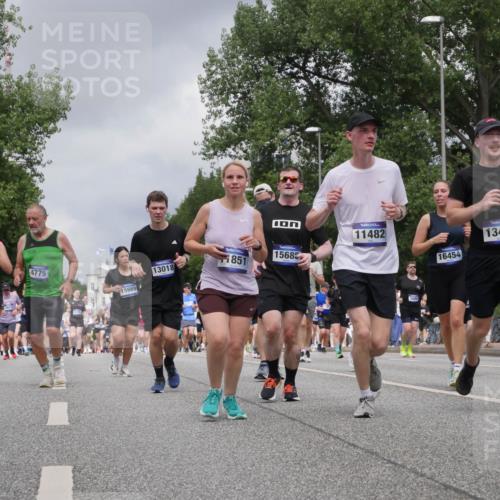 29.06.2025 - hella hamburg halbmarathon Luisa Fischer http://msf.ph/oto/8472857 29.06.2025 10:44:50 Kennedybrücke 4774, 4775, 15669, 13018, 1851, 15685, 11482, 16454, 13444, 2229, 2805, 3694, 4774, 5688, 5928, 7821, 8293, 9009, 9370 meine-sportfotos.de