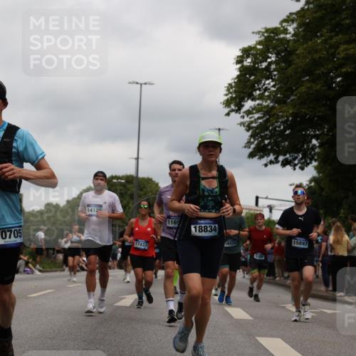 29.06.2025 - hella hamburg halbmarathon Yannick Fuchs http://msf.ph/oto/8472932 29.06.2025 10:57:46 20KM 1254, 1316, 1334, 1464, 1940, 2685, 4328, 5305, 5384, 7290, 8561, 9191, 9439, 10705, 10766, 11149, 11527, 11657, 11771, 12315, 12316, 12662, 13171, 13841, 14135, 14493, 15093, 15532, 15897, 16424, 16426, 16639, 16995, 17061, 17071, 17437, 17685, 17686, 17730, 17894, 18122, 18581, 18717 meine-sportfotos.de