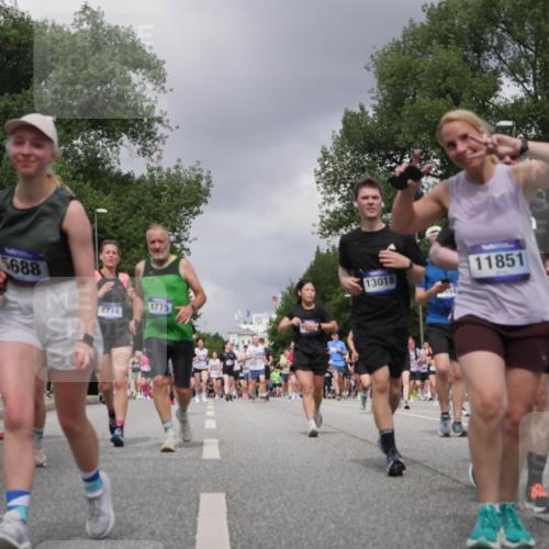 29.06.2025 - hella hamburg halbmarathon Luisa Fischer http://msf.ph/oto/8472948 29.06.2025 10:44:52 Kennedybrücke 0648, 5688, 13018, 4774, 4775, 11851, 1472, 1314, 2229, 3694, 4774, 5086, 5688, 7821, 8293, 9009, 9370, 10027 meine-sportfotos.de