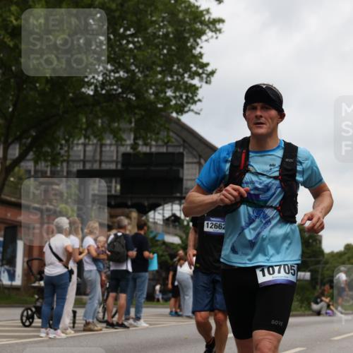 29.06.2025 - hella hamburg halbmarathon Yannick Fuchs http://msf.ph/oto/8472981 29.06.2025 10:57:47 20KM 1254, 1316, 1334, 1464, 1940, 2685, 4328, 5305, 5384, 7290, 8561, 9191, 10705, 10766, 11149, 11527, 11657, 11771, 12315, 12316, 12662, 13171, 13841, 14135, 14493, 15093, 15532, 15897, 16424, 16426, 16639, 16995, 17061, 17071, 17437, 17685, 17686, 17730, 17894, 18122, 18581, 18717 meine-sportfotos.de