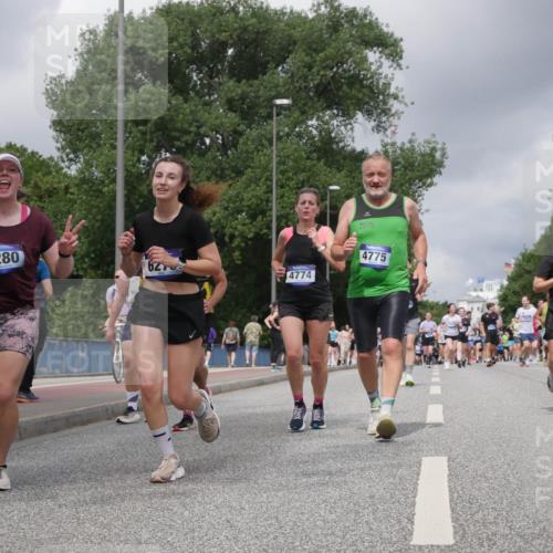 29.06.2025 - hella hamburg halbmarathon Luisa Fischer http://msf.ph/oto/8472992 29.06.2025 10:44:53 Kennedybrücke 6280, 4774, 4775, 15669, 2229, 1314, 2229, 3694, 4774, 5086, 5688, 7821, 8293, 9009, 9370, 10027 meine-sportfotos.de