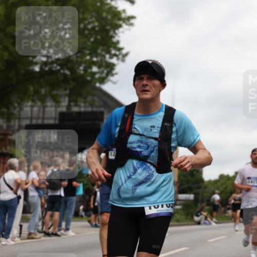 29.06.2025 - hella hamburg halbmarathon Yannick Fuchs http://msf.ph/oto/8473032 29.06.2025 10:57:47 20KM 1254, 1316, 1334, 1464, 1940, 2685, 4328, 5305, 5384, 7290, 8561, 9191, 10705, 10766, 11149, 11527, 11657, 11771, 12315, 12316, 12662, 13171, 13841, 14135, 14493, 15093, 15532, 15897, 16424, 16426, 16639, 16995, 17061, 17071, 17437, 17685, 17686, 17730, 17894, 18122, 18581, 18717 meine-sportfotos.de