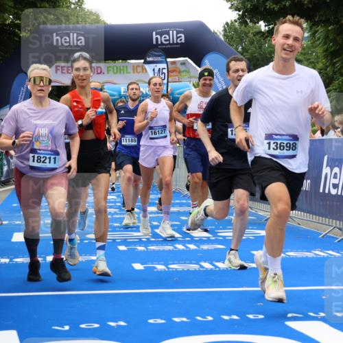 29.06.2025 - hella hamburg halbmarathon Strokosch-Dieckow http://msf.ph/oto/8473066 29.06.2025 10:46:22 Ziel 1600, 2222, 2842, 3056, 4237, 4497, 6421, 6691, 6978, 7335, 8142, 8981, 9386, 9497, 9786, 11185, 11773, 12171, 12651, 12891, 13698, 14045, 14200, 14228, 14262, 14482, 15157, 16127, 18118, 18211, 18637, 19209 meine-sportfotos.de
