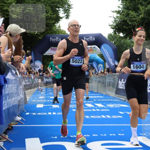 29.06.2025 - hella hamburg halbmarathon Strokosch-Dieckow http://msf.ph/oto/8473113 29.06.2025 10:47:56 Ziel 1086, 1604, 1613, 4528, 4601, 5022, 6377, 6836, 11961, 12706, 12724, 12747, 12808, 13570, 14730, 15333, 16766, 17451, 18206, 18356, 18836, 18922, 19198 meine-sportfotos.de