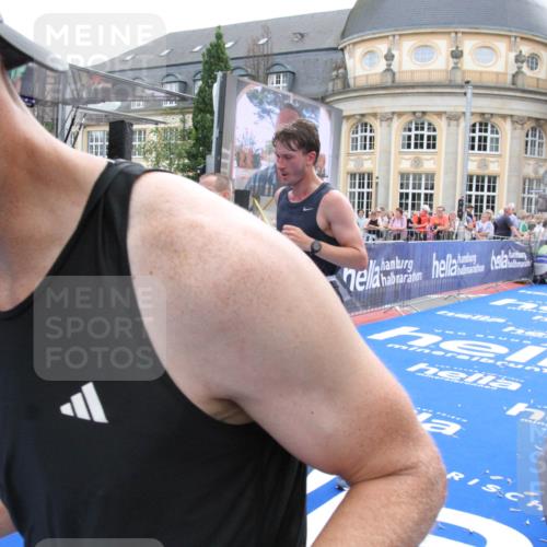 29.06.2025 - hella hamburg halbmarathon Michael Strokosch http://msf.ph/oto/8473131 29.06.2025 10:37:20 Ziel 4860, 5003, 10190, 12900, 13854, 14387, 14459, 15178, 17137, 17726, 18824 meine-sportfotos.de