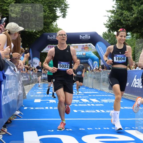 29.06.2025 - hella hamburg halbmarathon Strokosch-Dieckow http://msf.ph/oto/8473137 29.06.2025 10:47:56 Ziel 1086, 1604, 1613, 4528, 4601, 5022, 6377, 6836, 11961, 12706, 12724, 12747, 12808, 13570, 14730, 15333, 16766, 17451, 18206, 18356, 18836, 18922, 19198 meine-sportfotos.de