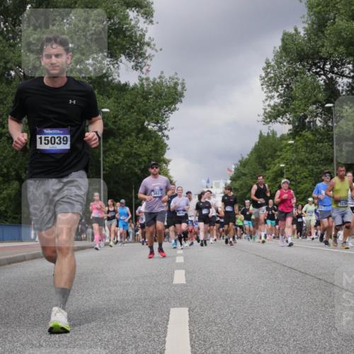 29.06.2025 - hella hamburg halbmarathon Luisa Fischer http://msf.ph/oto/8473177 29.06.2025 10:44:58 Kennedybrücke 15039, 3623, 6719, 1536, 373, 1314, 1536, 2229, 3533, 3694, 4774, 5086, 6846, 6894, 7821, 8293, 8300, 8301, 8586, 9370, 10027 meine-sportfotos.de