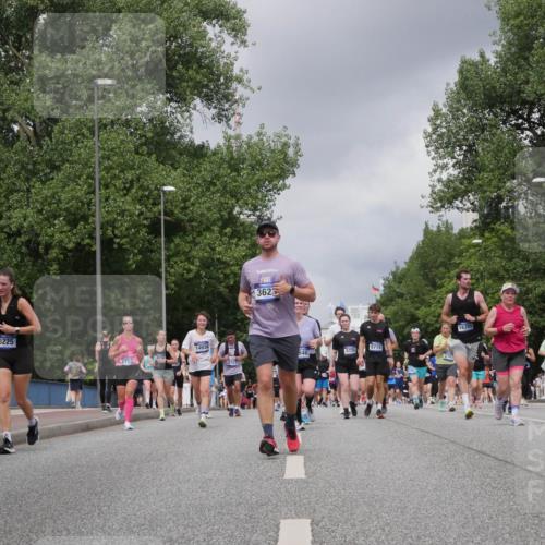 29.06.2025 - hella hamburg halbmarathon Luisa Fischer http://msf.ph/oto/8473239 29.06.2025 10:45:00 Kennedybrücke 5225, 2153, 3623, 6719, 846, 6726, 16705, 1438, 13, 1314, 1317, 1536, 2229, 3532, 3533, 3694, 5086, 6846, 6894, 7821, 8293, 8300, 8301, 8443, 8586, 9370, 10027, 10483 meine-sportfotos.de