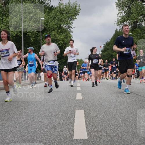 29.06.2025 - hella hamburg halbmarathon Luisa Fischer http://msf.ph/oto/8473339 29.06.2025 10:45:04 Kennedybrücke 2153, 14938, 530, 4787, 4415, 10483, 6726, 8586, 2763, 1314, 1317, 1536, 2762, 2763, 3532, 3533, 5086, 6066, 6719, 6793, 6846, 6894, 8300, 8301, 8443, 8586, 10027, 10483 meine-sportfotos.de
