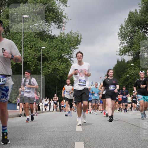 29.06.2025 - hella hamburg halbmarathon Luisa Fischer http://msf.ph/oto/8473432 29.06.2025 10:45:07 Kennedybrücke 4415, 838, 8751, 1387, 10483, 14043, 6726, 48, 11686, 6793, 6719, 27, 1317, 1536, 2762, 2763, 3532, 3533, 5942, 6066, 6719, 6726, 6793, 6846, 6894, 8300, 8301, 8443, 8586, 10483 meine-sportfotos.de