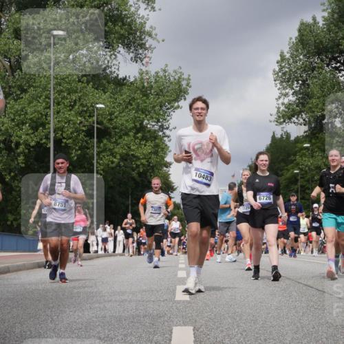 29.06.2025 - hella hamburg halbmarathon Luisa Fischer http://msf.ph/oto/8473444 29.06.2025 10:45:08 Kennedybrücke 415, 83, 8751, 4610, 13877, 10483, 11255, 6726, 11017, 6719, 1317, 2762, 2763, 3532, 3533, 5942, 6066, 6719, 6726, 6793, 6894, 8300, 8301, 8443, 8586, 10483 meine-sportfotos.de