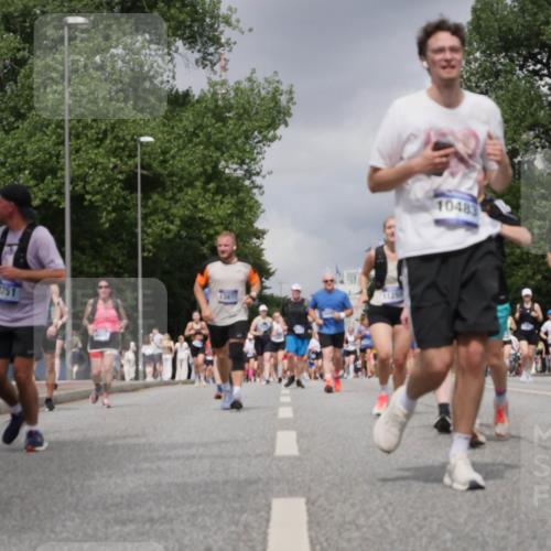 29.06.2025 - hella hamburg halbmarathon Luisa Fischer http://msf.ph/oto/8473492 29.06.2025 10:45:09 Kennedybrücke 8751, 10483, 793, 1317, 2762, 2763, 3532, 3533, 5942, 6066, 6719, 6726, 6793, 6894, 8443, 8586, 10181, 10483 meine-sportfotos.de