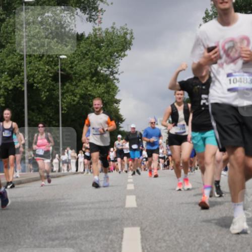 29.06.2025 - hella hamburg halbmarathon Luisa Fischer http://msf.ph/oto/8473499 29.06.2025 10:45:09 Kennedybrücke 1125, 10483, 793, 1317, 2762, 2763, 3532, 3533, 5942, 6066, 6719, 6726, 6793, 6894, 8443, 8586, 10181, 10483 meine-sportfotos.de