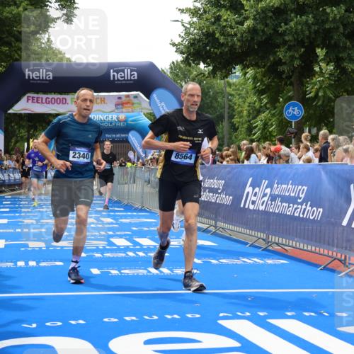29.06.2025 - hella hamburg halbmarathon Strokosch-Dieckow http://msf.ph/oto/8473516 29.06.2025 10:47:47 Ziel 2340, 2708, 5915, 6836, 8564, 10988, 11283, 11961, 12679, 13948, 14383, 14730, 15478, 16205, 17229, 17451, 18356, 18430, 18836 meine-sportfotos.de
